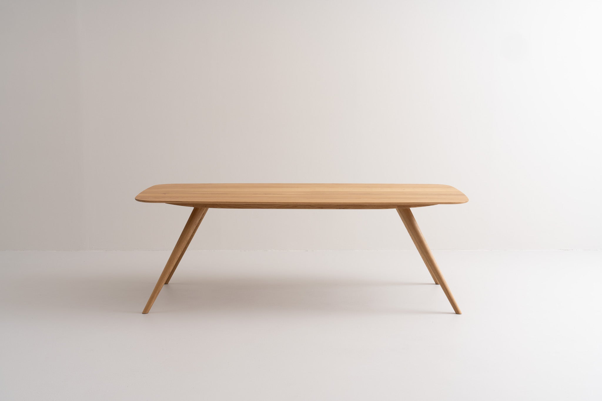 TAVI | Dining Table image 4