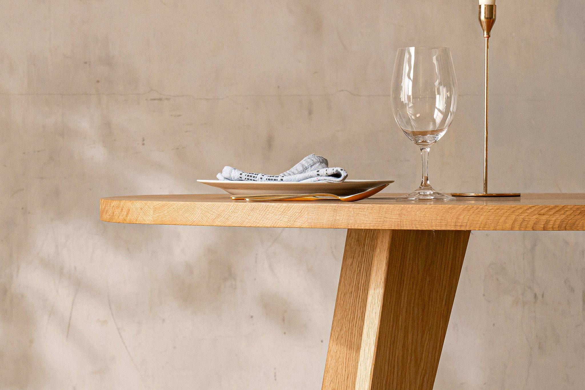 AMBER Oval | Table à manger