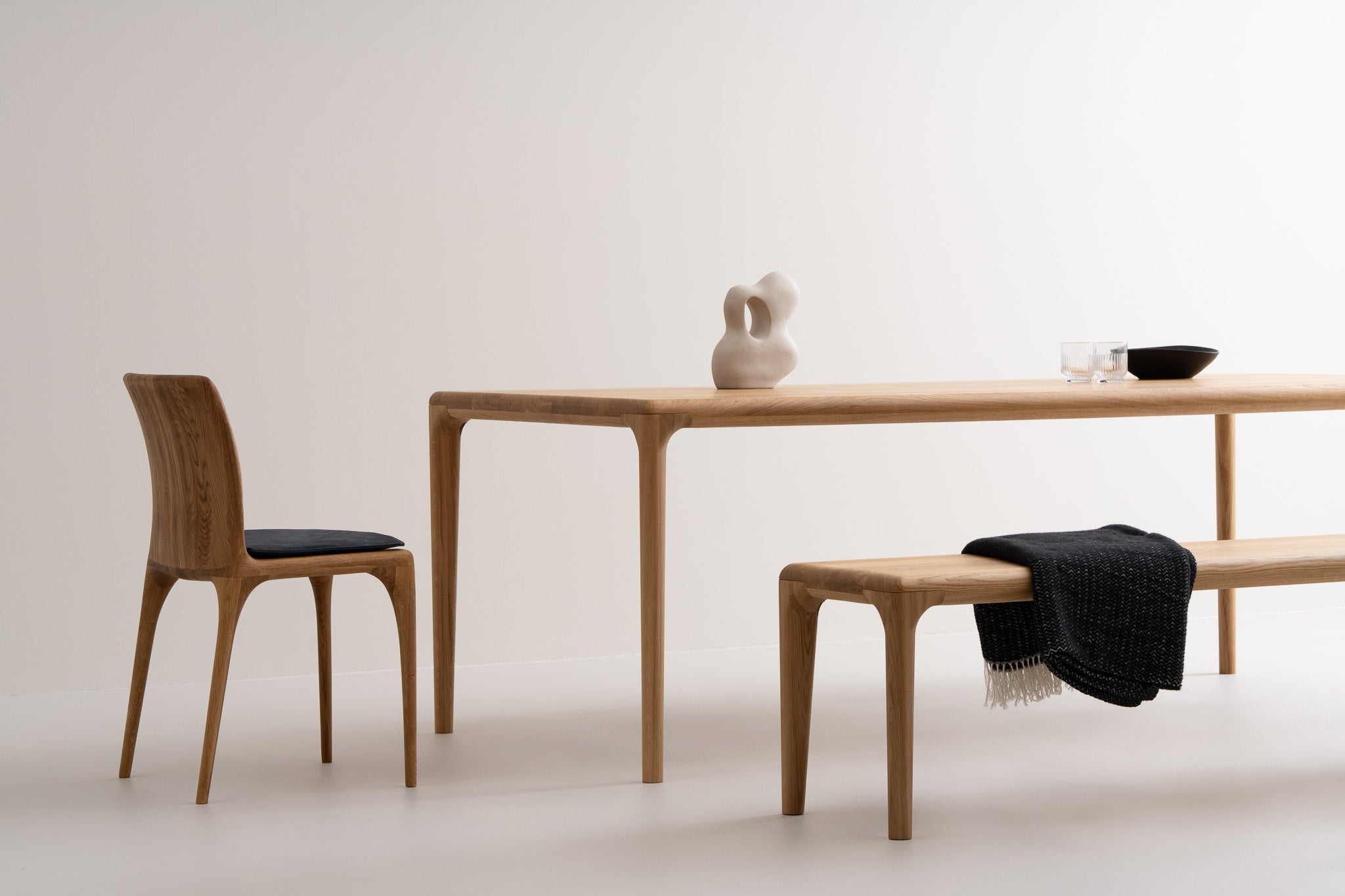 LÜNA S | Dining Table image 11