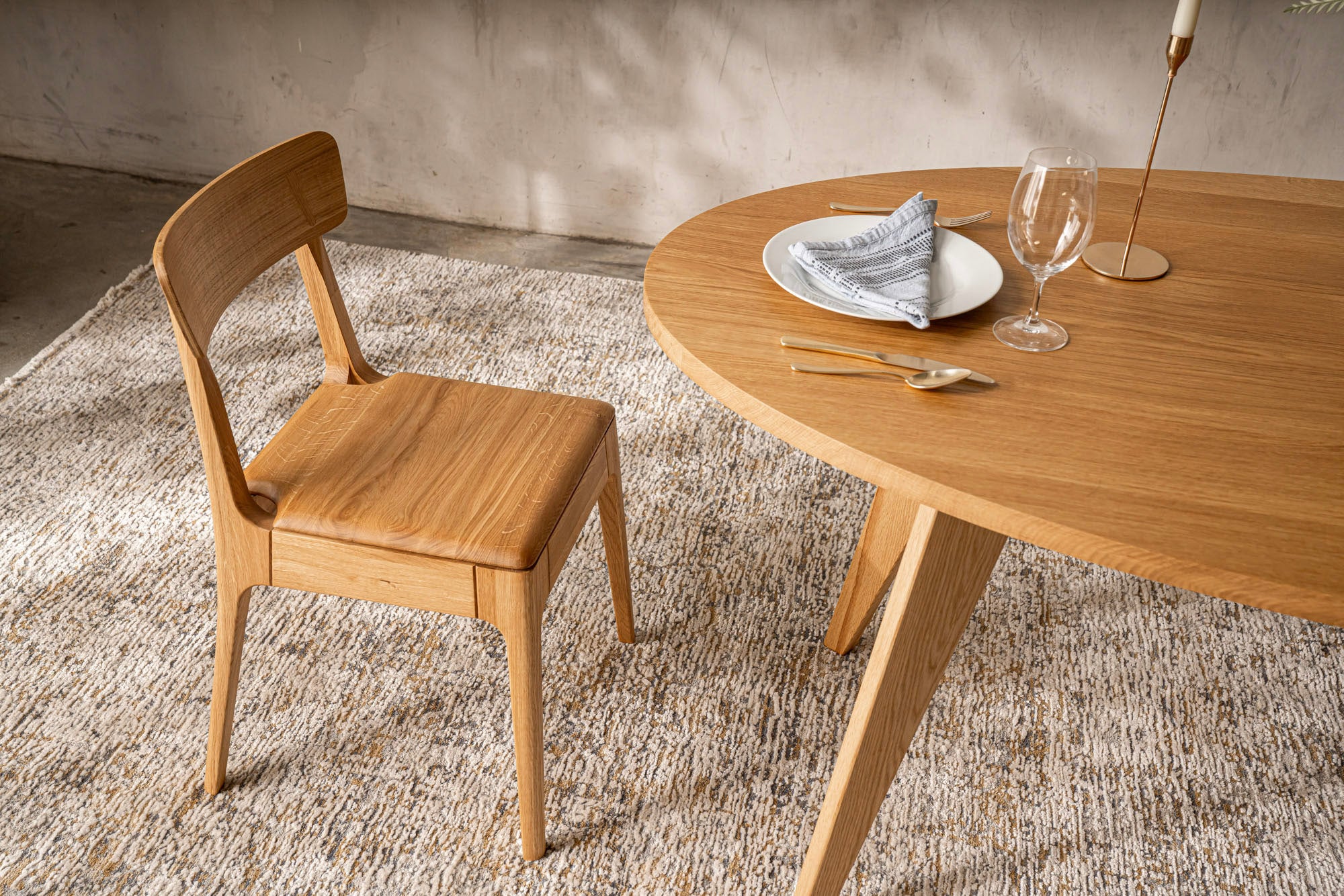AMBER Oval | Table à manger