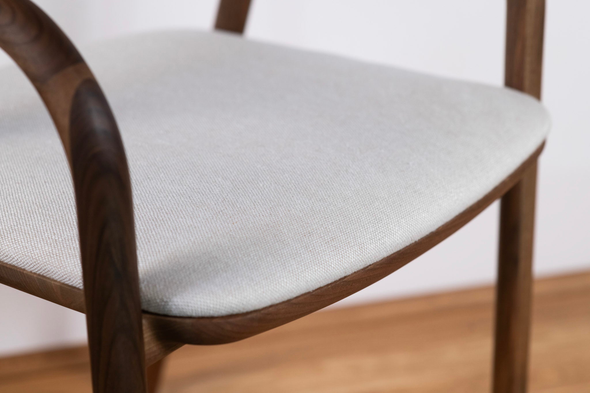 LELA | Walnut Chair