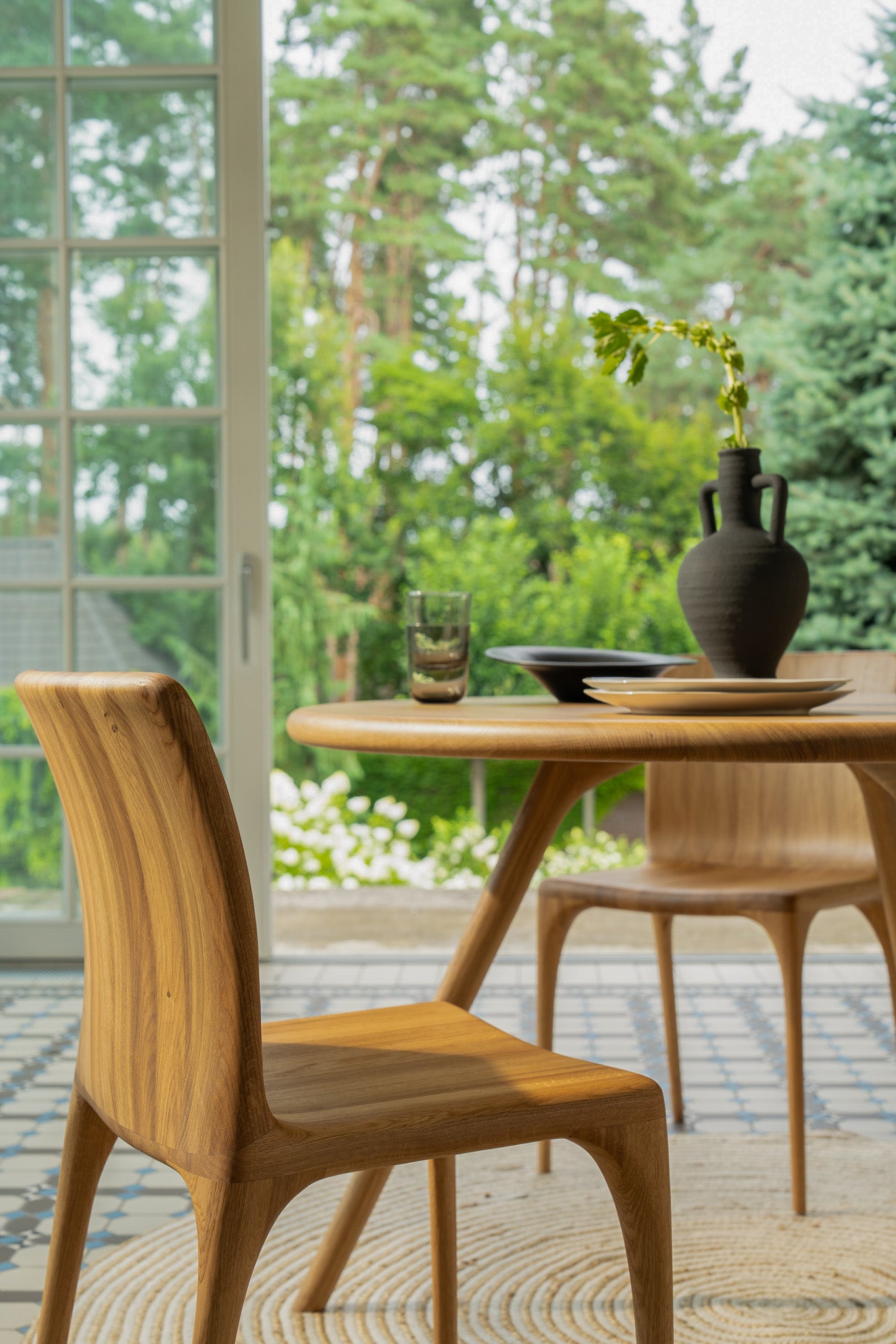 ARLEN | Round Dining Table image 14