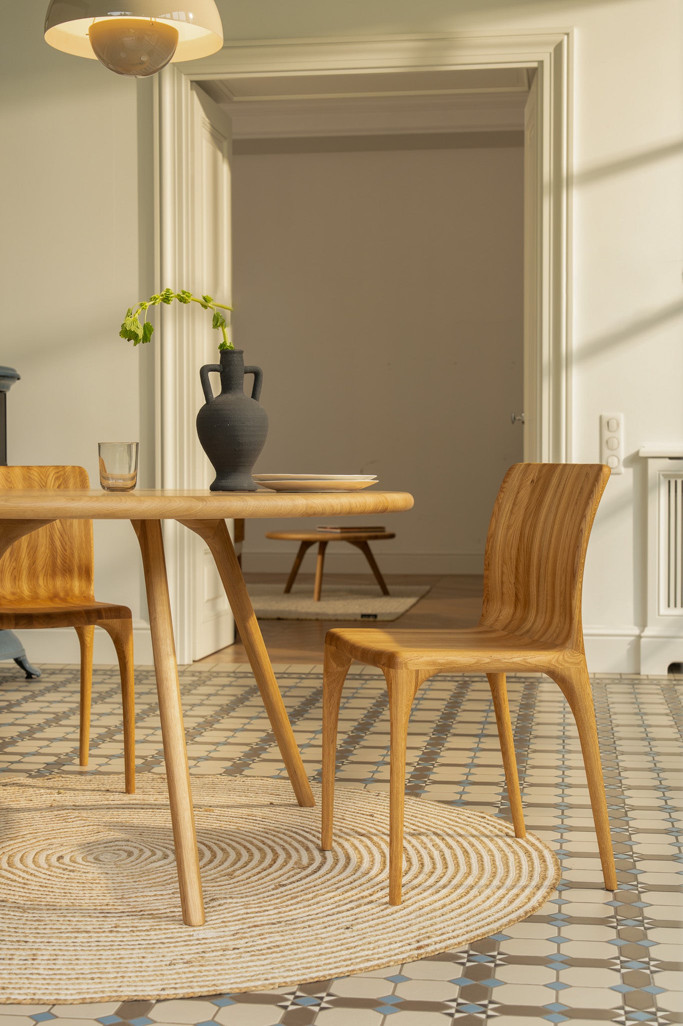 ARLEN | Round Dining Table image 11