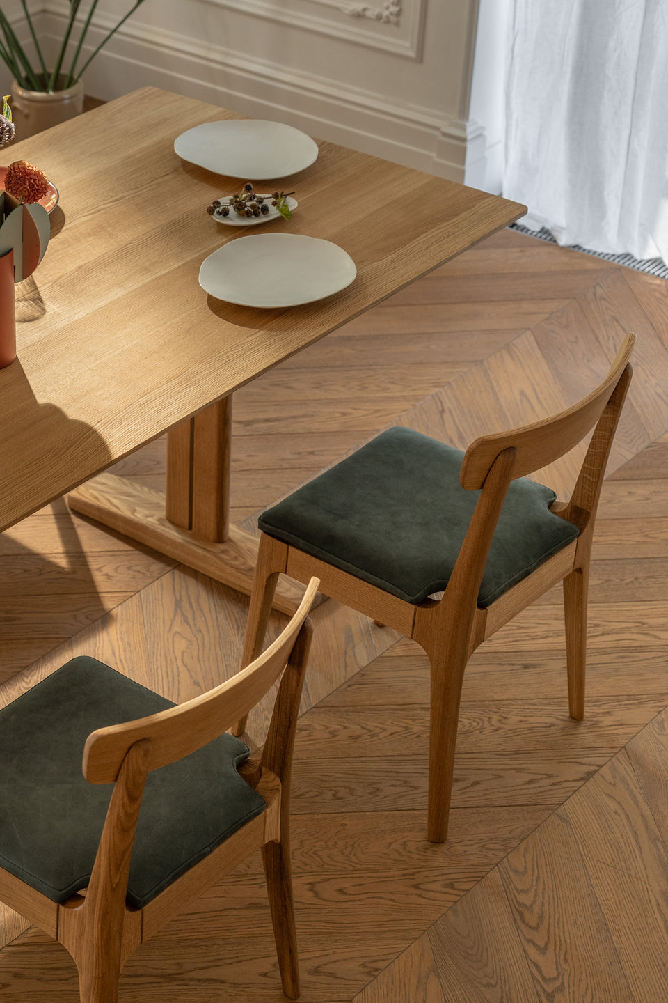 Designed to complement both classic and modern interiors.