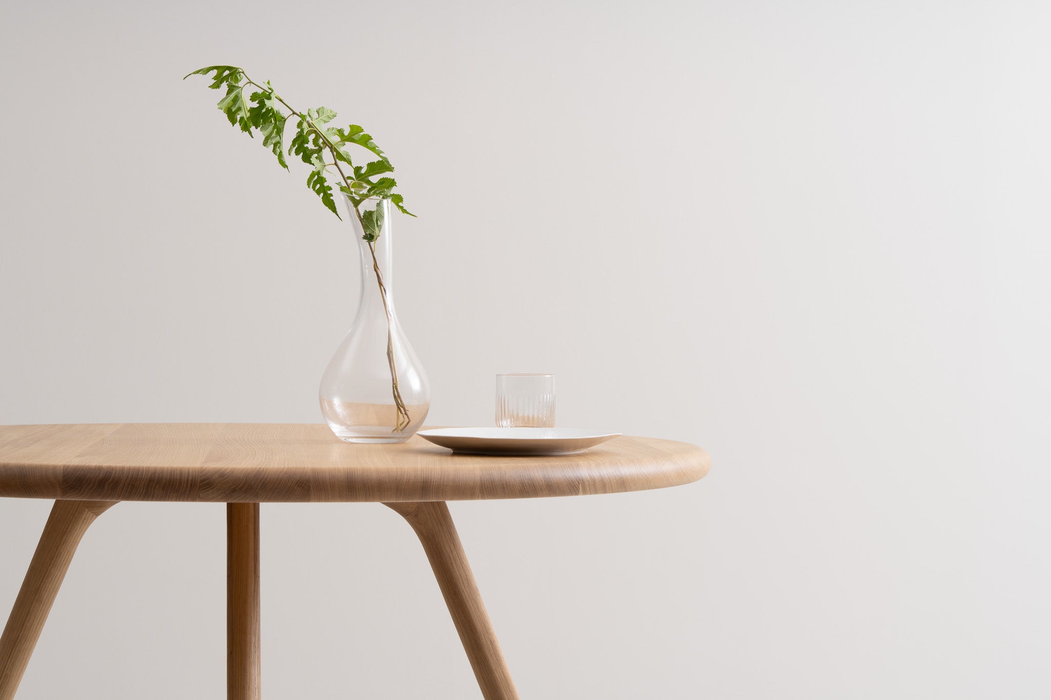 ARLEN | Round Dining Table image 6