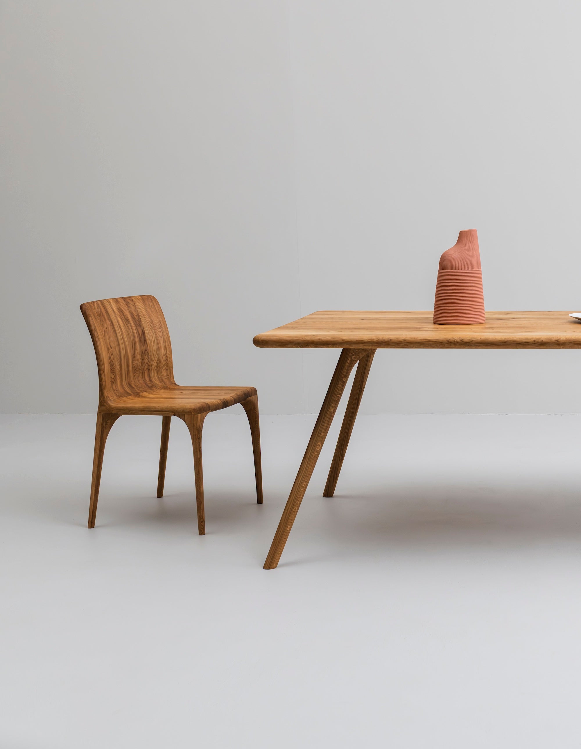 ARLEN | Dining Tables image 2