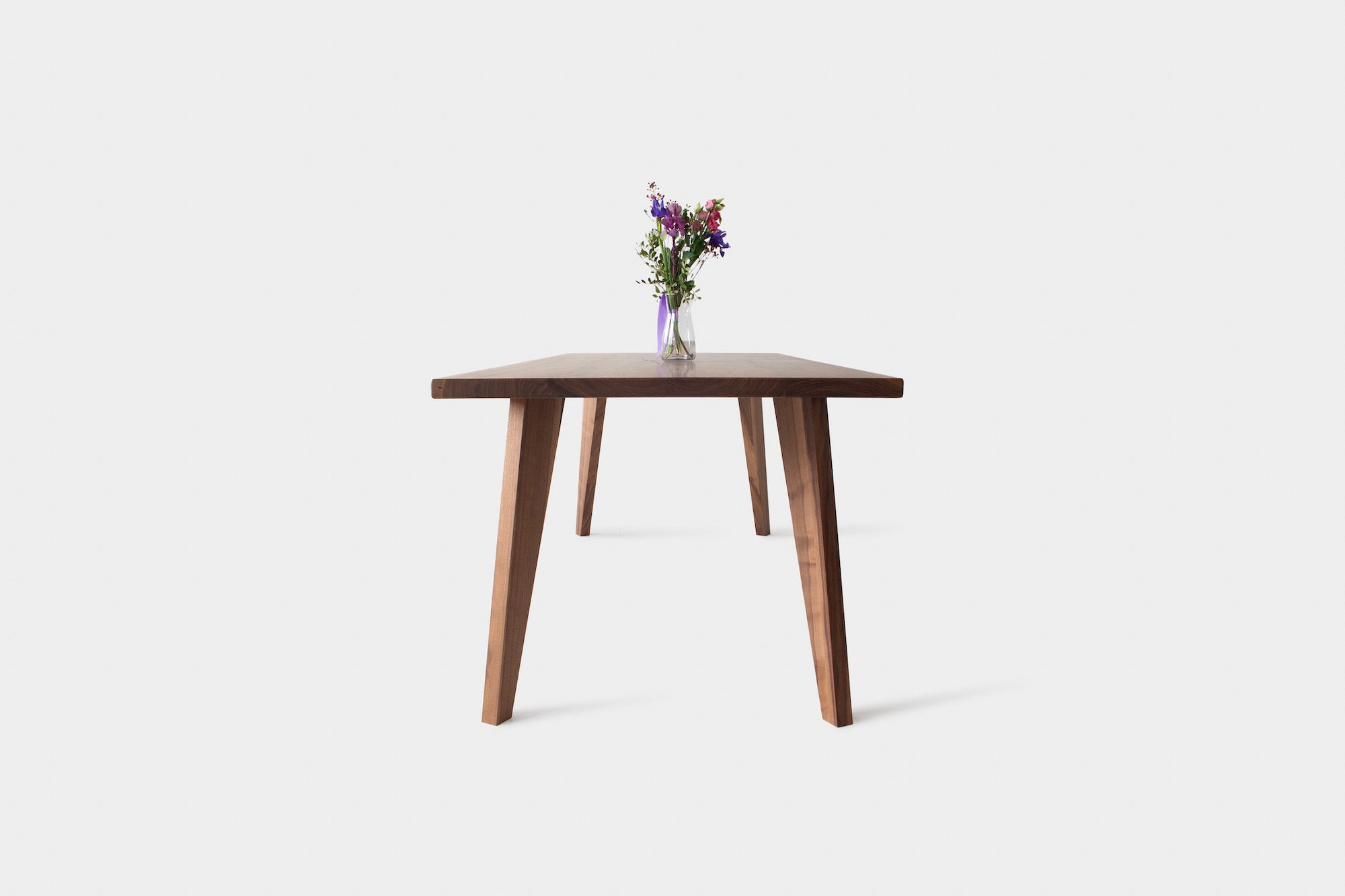 AMBER | Esstisch aus Nussbaum image 35