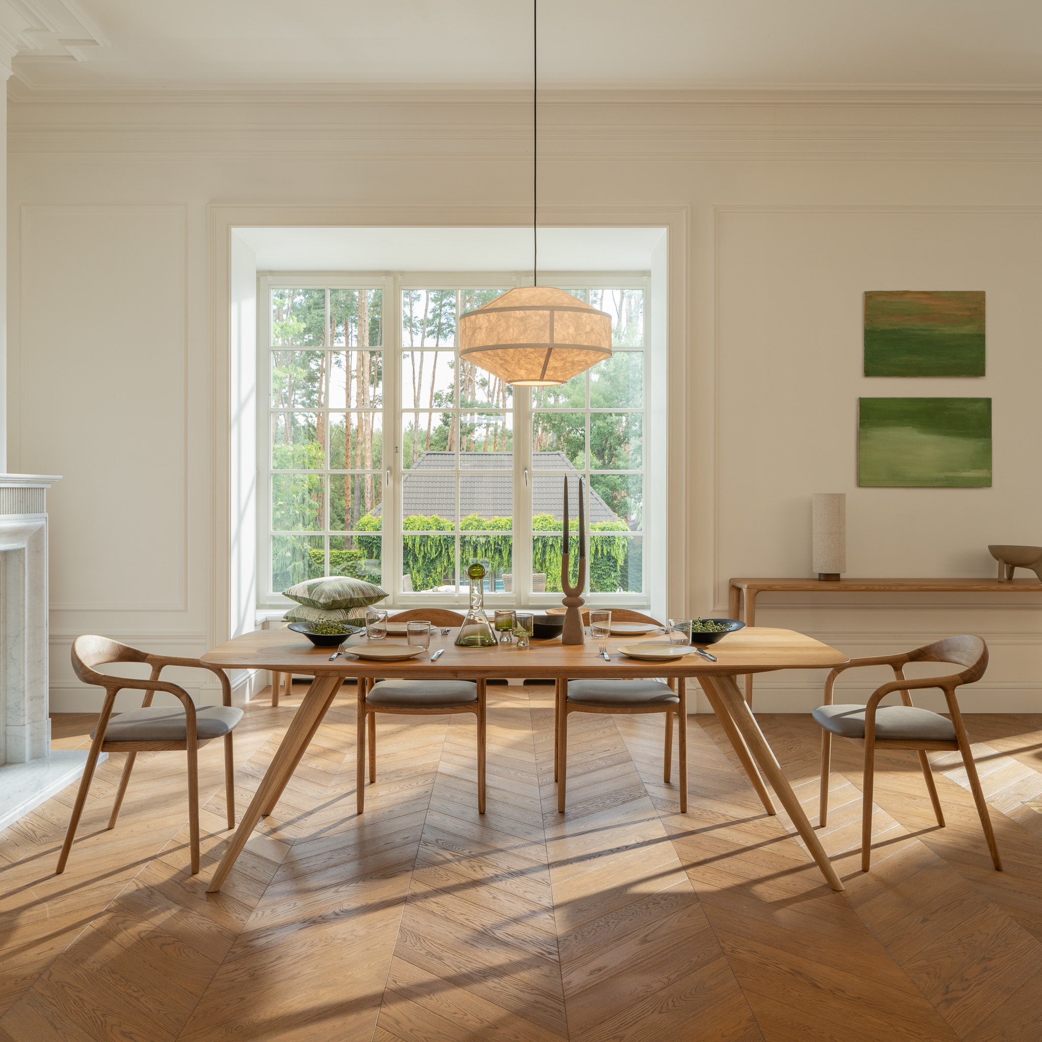 TAVI | Esstisch image 35