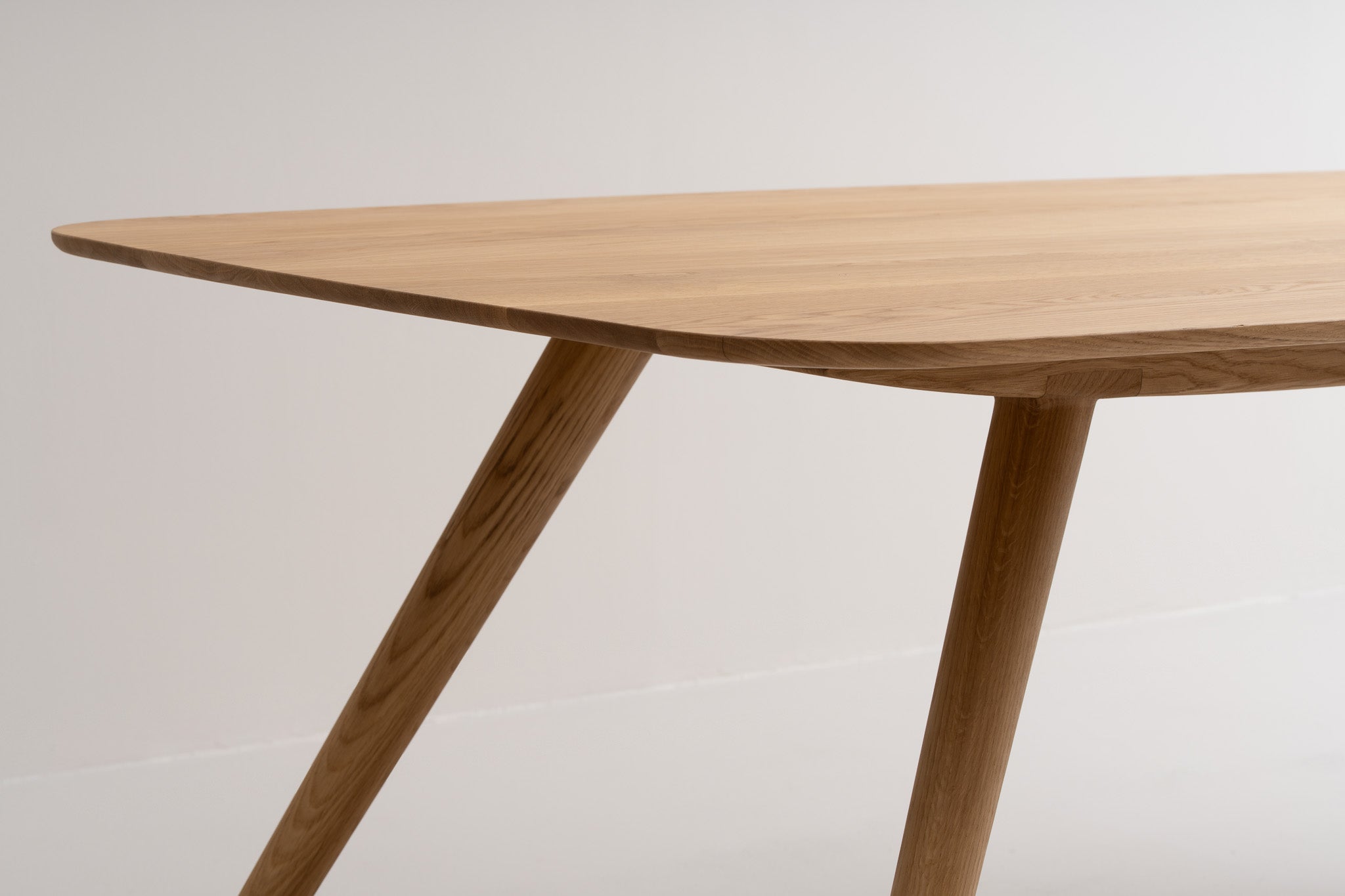 TAVI | Table à manger image 39
