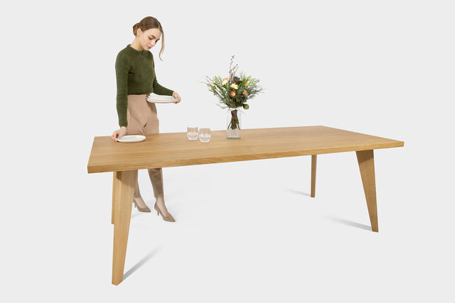 AMBER | Esstisch aus Nussbaum image 20